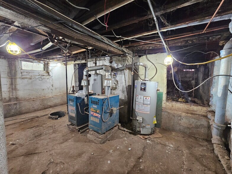 More Photos Of 338 Clifton Ave, Staten Island Flex For Sale