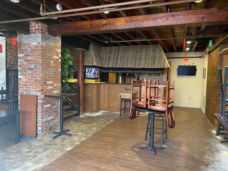 More Photos Of 413 N Charles St, Baltimore Restaurant For Lease