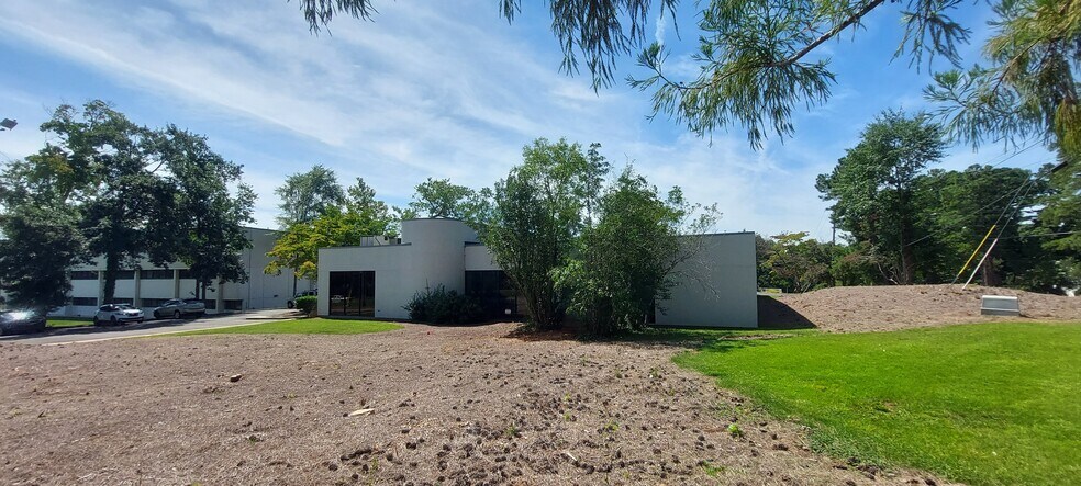 More Photos Of 3010 Anderson Dr, Raleigh Medical For Lease
