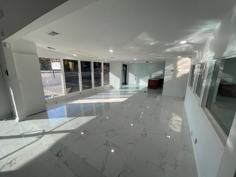 More Photos Of 1165 Cassat Ave, Jacksonville Auto Dealership For Lease