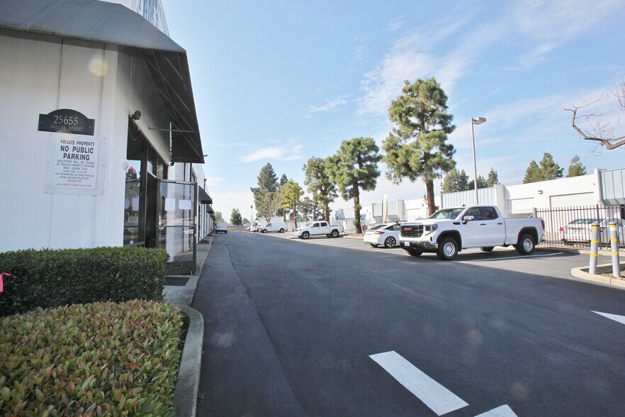 More Photos Of 25655 Dollar St, Hayward Auto Repair For Lease