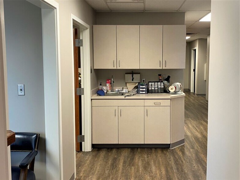 More Photos Of 1475-1495 W Main St, Tipp City Medical For Lease
