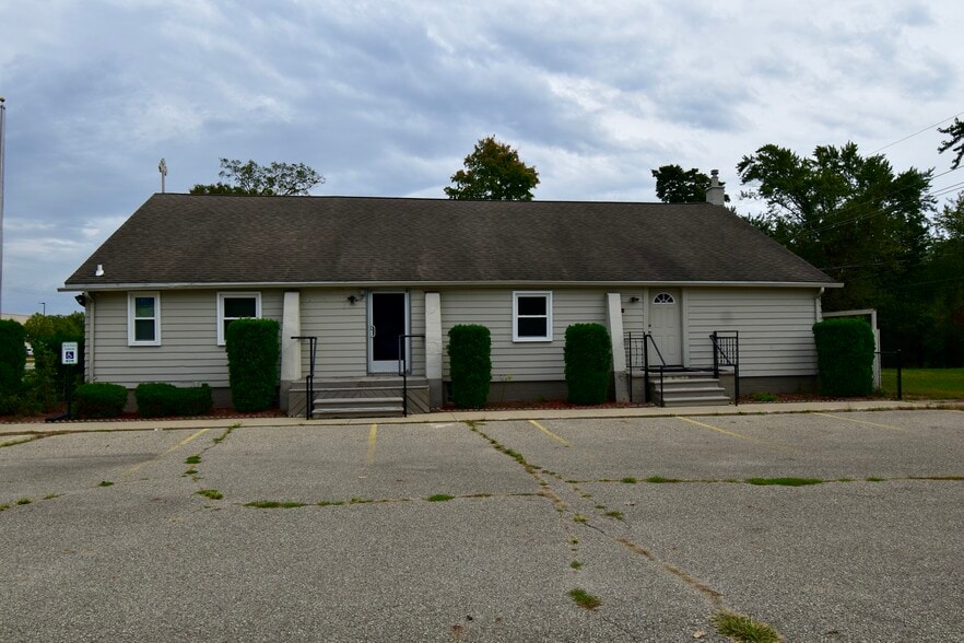 More Photos Of 730 E Auburn Rd, Rochester Hills Religious Facility For Sale