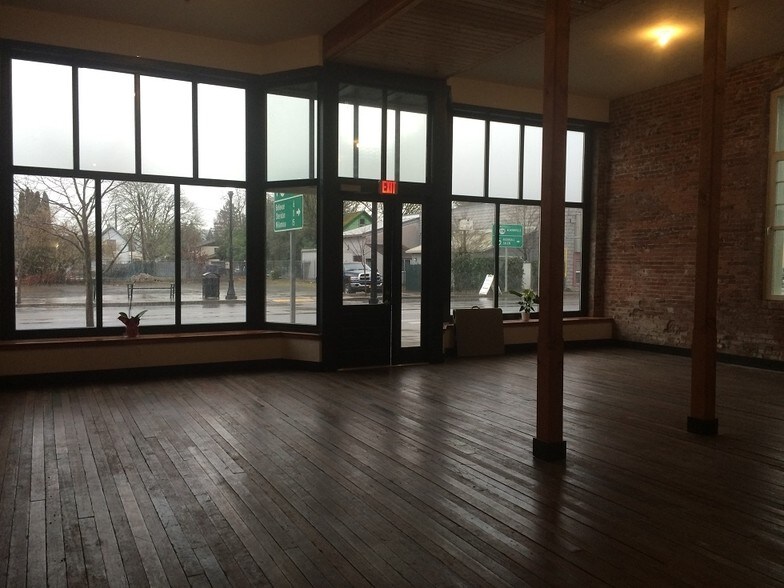 More Photos Of 418 S Trade St, Amity Storefront For Lease