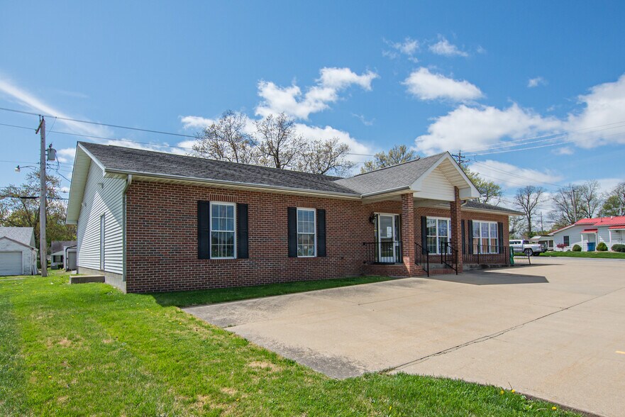 More Photos Of 2419 Broadway St, Mount Vernon Office For Sale