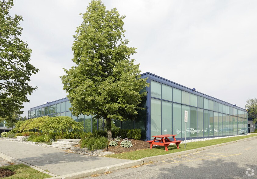 More Photos Of 175 E Traders Blvd, Mississauga Office For Lease