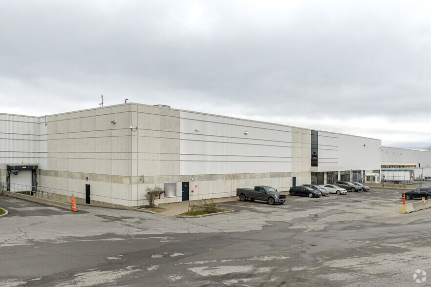 More Photos Of 1601 Rue Dickson, Montréal Distribution For Lease