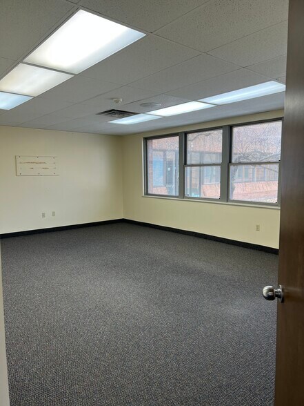 More Photos Of 8300 Dow Cir, Strongsville Light Distribution For Lease