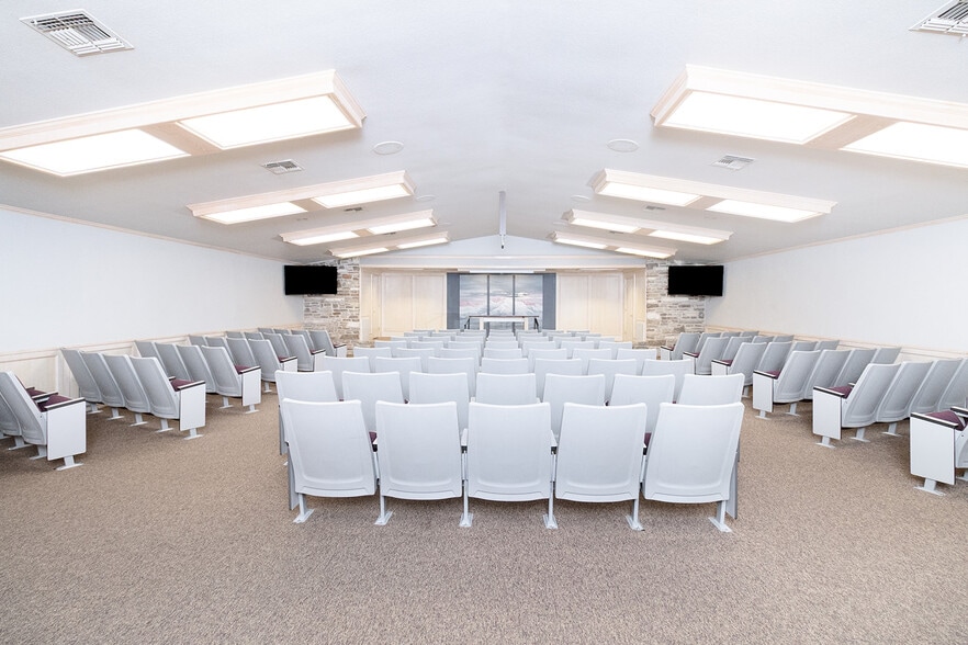 More Photos Of 305 W Dallas St, Llano Religious Facility For Sale