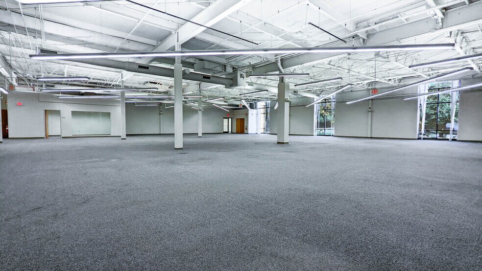 More Photos Of 141 Mill Rock Rd E, Old Saybrook Research And Development For Lease