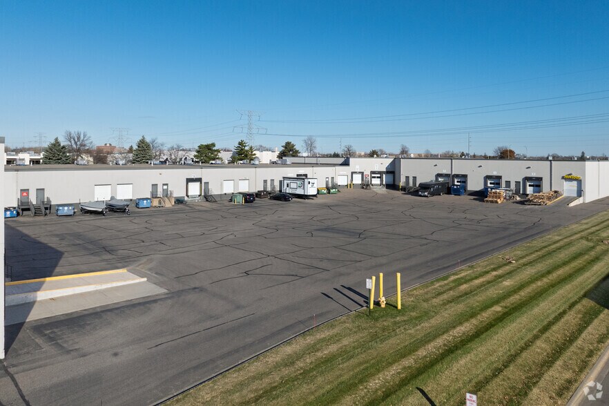 More Photos Of 1940 N Fernbrook Ln, Plymouth Manufacturing For Lease