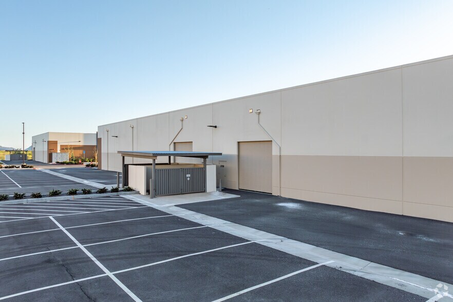 More Photos Of 37371 Industry Way, Murrieta Unknown For Lease
