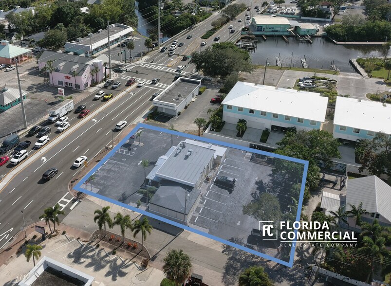 More Photos Of 300 SW Federal Hwy, Stuart Restaurant For Sale
