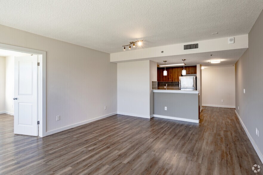 More Photos Of 401 NE Mizner Blvd, Boca Raton Apartments For Sale