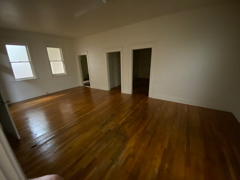 More Photos Of 125-129 N Main St, Porterville Storefront Retail Office For Lease