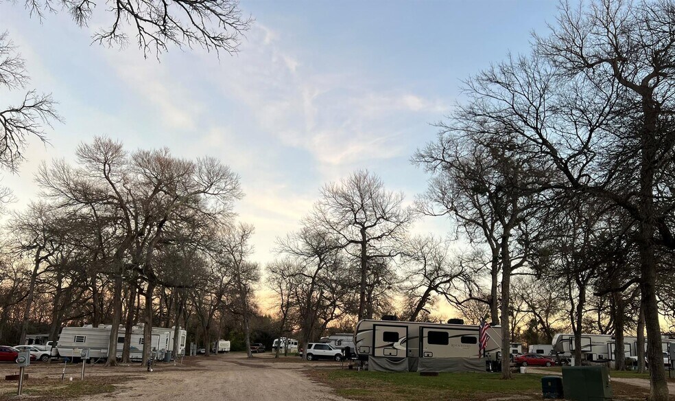 More Photos Of 6869 State 121 hwy, Bonham Specialty For Sale