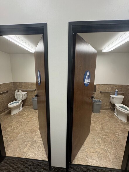 More Photos Of 2646 Santa Maria Way, Santa Maria Medical For Lease