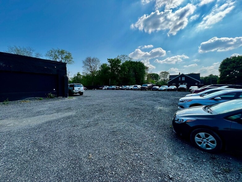 More Photos Of 6450 E Hancock St, Detroit Warehouse For Sale