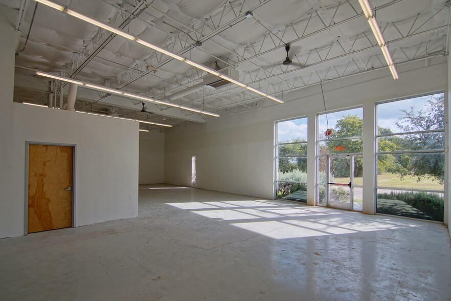 More Photos Of 2816 Shamrock Ave, Fort Worth Loft Creative Space For Lease
