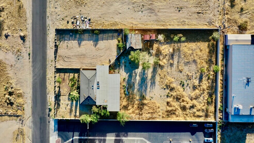 More Photos Of 15224 Bonanza Rd, Victorville Freestanding For Sale