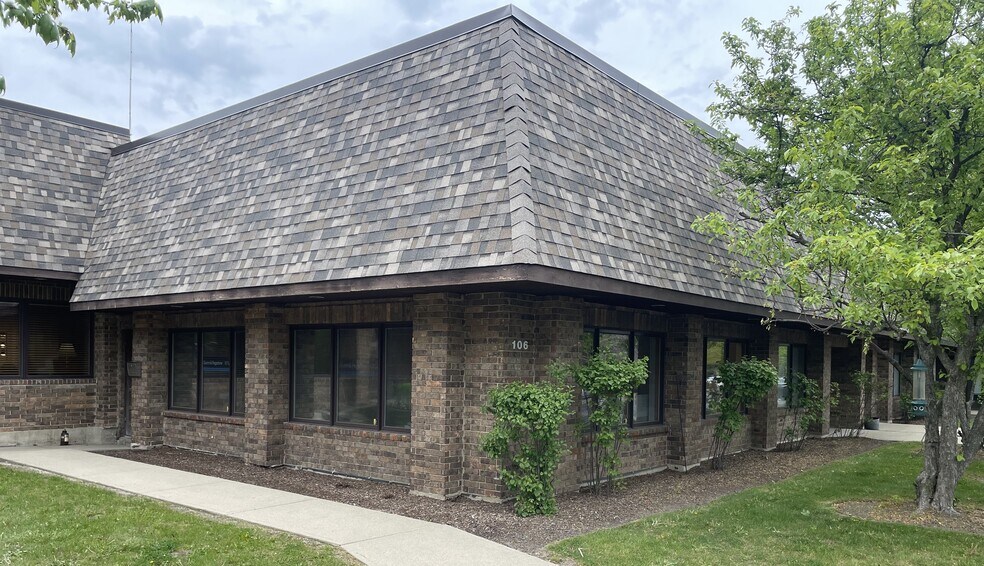 More Photos Of 28045 N Ashley Cir, Libertyville Light Distribution For Sale