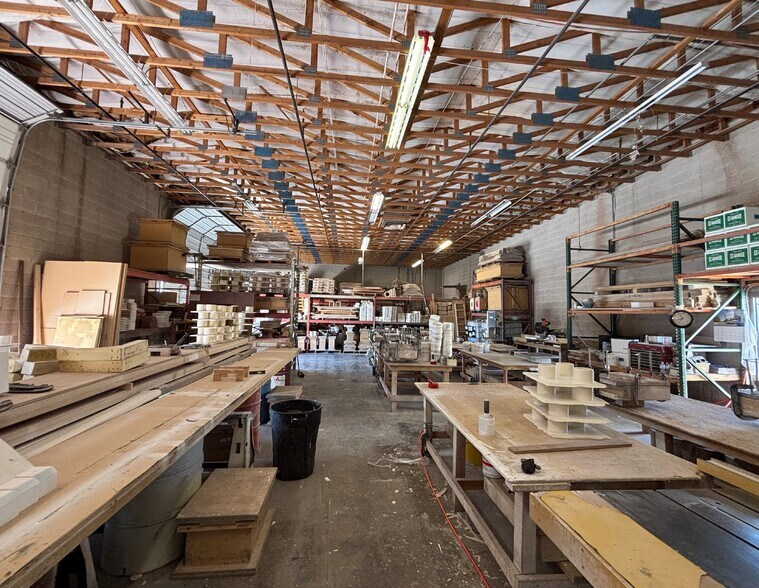 More Photos Of 1107-1119 W Ranch Rd, Tempe Manufacturing For Lease