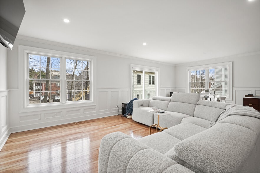 More Photos Of 24 Hoyt St, Stamford Apartments For Sale