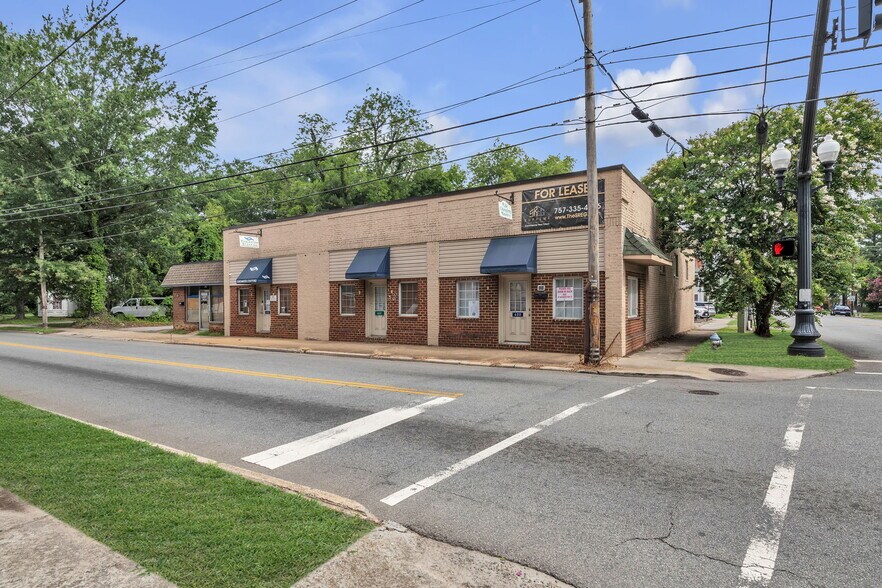 More Photos Of 600-604 W Washington St, Suffolk Storefront Retail Office For Sale