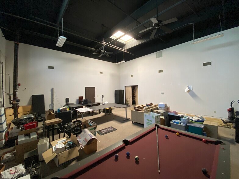 More Photos Of 13326 Elliot Ave, Chino Warehouse For Lease