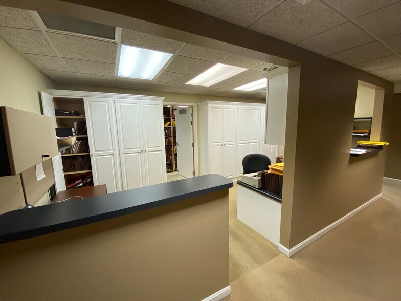 More Photos Of 100 Saint Ann St, Owensboro Office For Lease