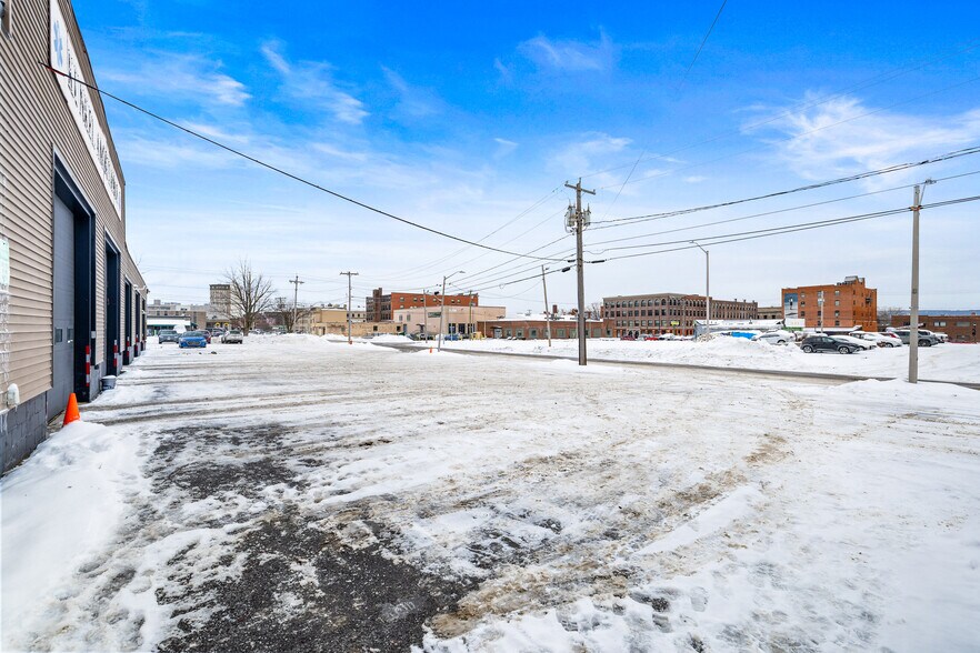 More Photos Of 410 Catherine St, Utica Service For Sale