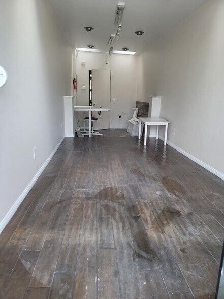 More Photos Of 711-735 S Coast Hwy, Laguna Beach Storefront For Lease