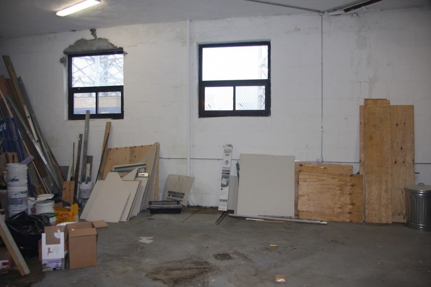 More Photos Of 28-44 Borden Ave, Long Island City Warehouse For Sale