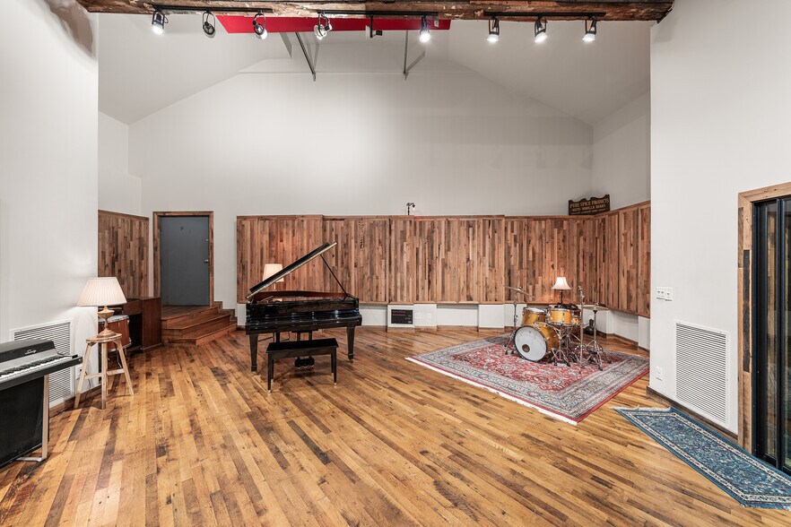 More Photos Of 1506-1514 E Wilt St, Philadelphia Auto Repair For Sale