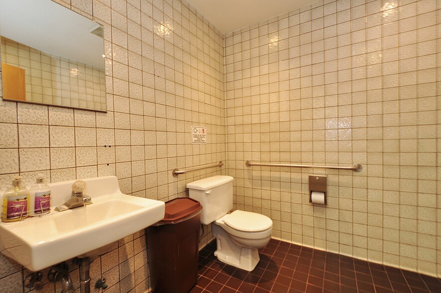 More Photos Of 231 Old Bernal Ave, Pleasanton Office For Lease