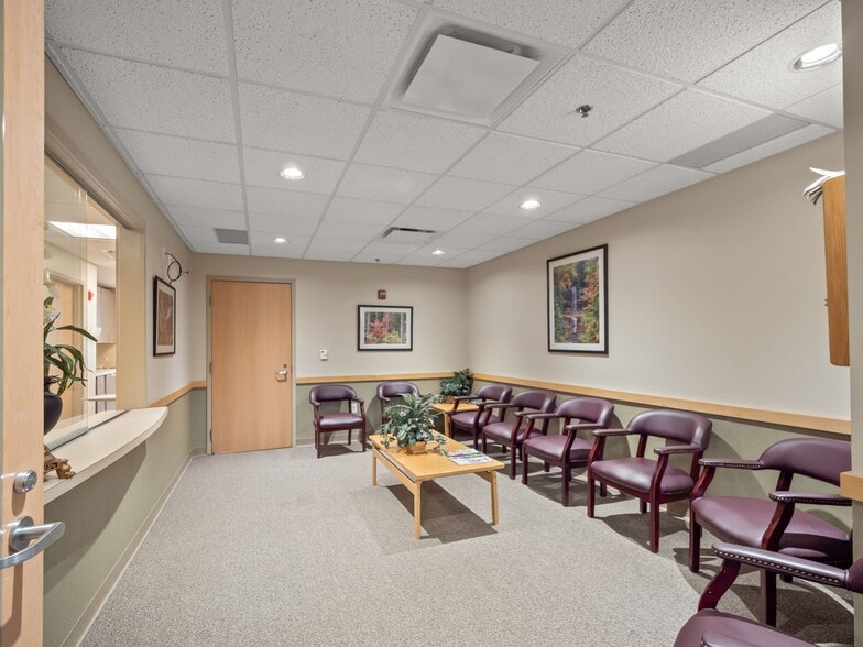 More Photos Of 1455 S Lapeer Rd, Lake Orion Hospital For Lease