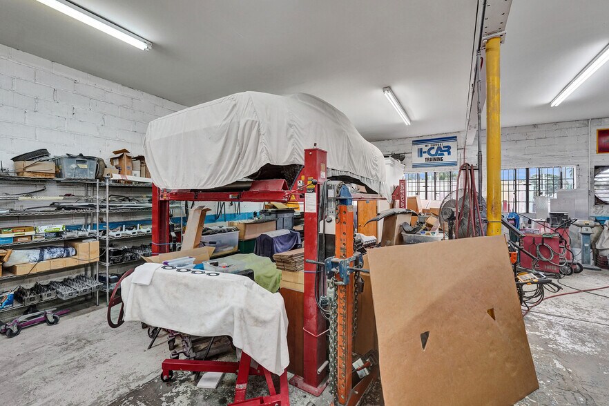 More Photos Of 121 SE 1st Ave, Dania Beach Auto Repair For Lease