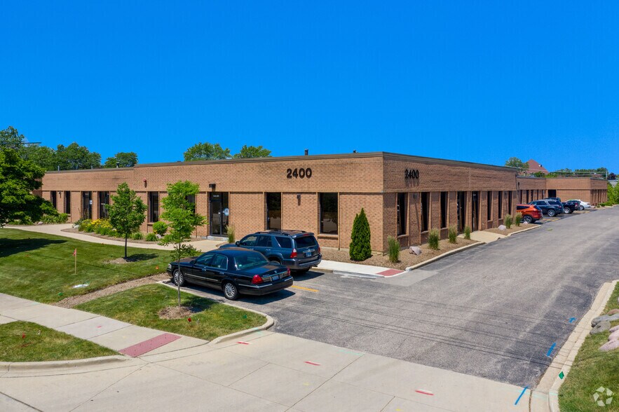 More Photos Of 2400 Hassell Rd, Hoffman Estates Flex For Lease