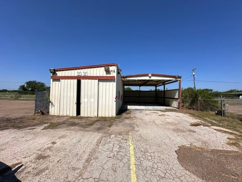 More Photos Of 2100 Industrial Blvd, Alice Warehouse For Sale