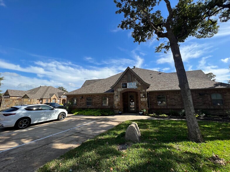More Photos Of 2800 William D Tate Ave, Grapevine Medical For Lease