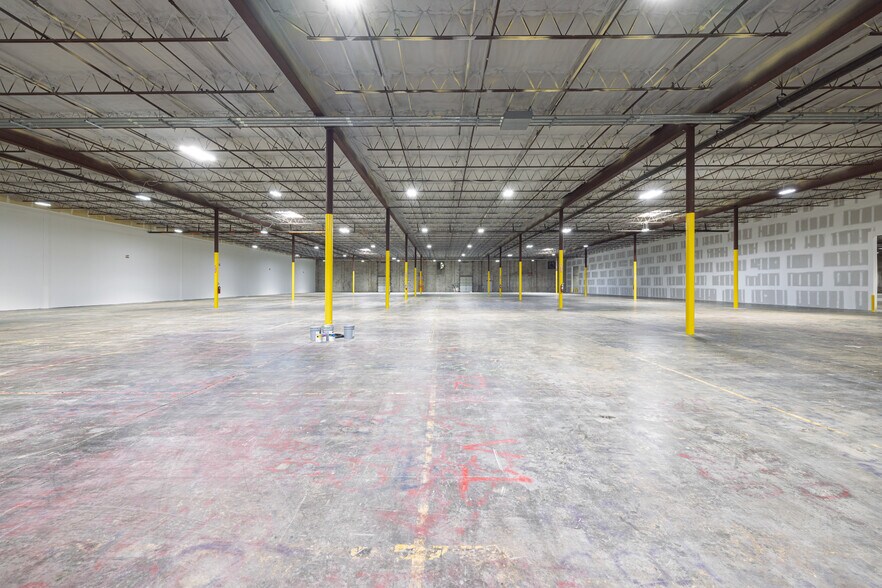More Photos Of 1264 La Quinta Dr, Orlando Warehouse For Lease