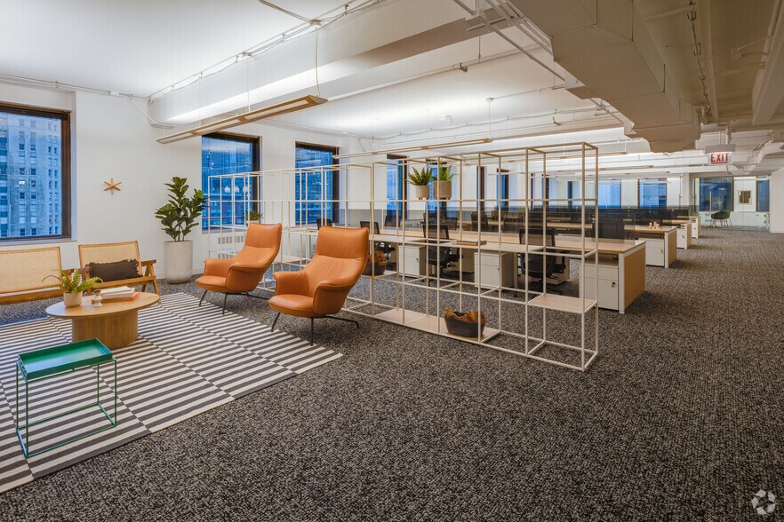 More Photos Of 205 W Wacker Dr, Chicago Office For Sale