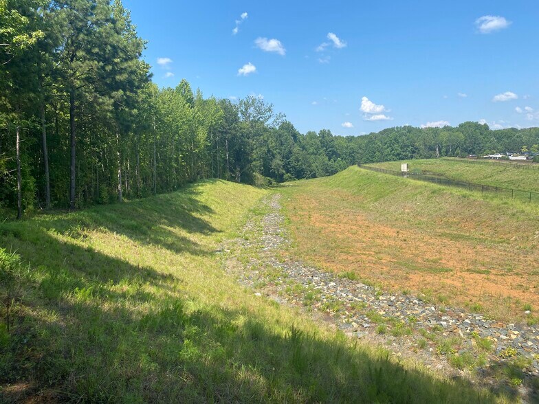 More Photos Of Charles Hardy Pkwy, Dallas Land For Sale