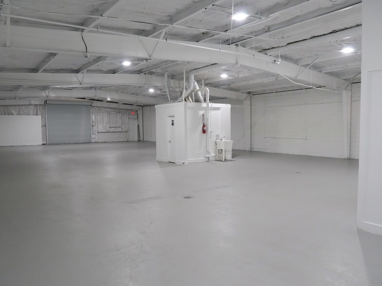 More Photos Of 5828 Star Ln, Houston Service For Lease