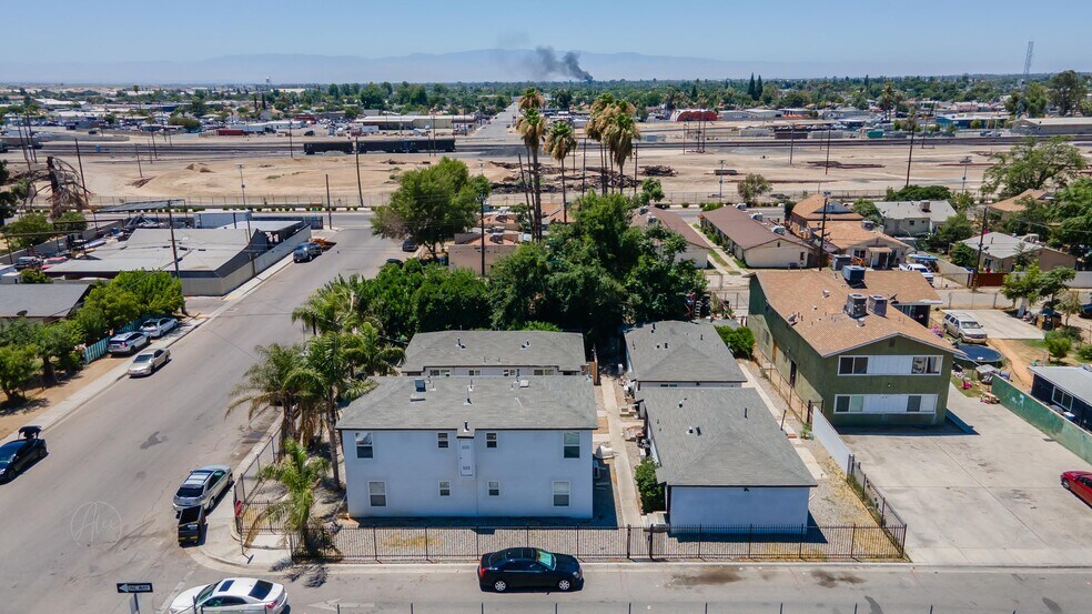 More Photos Of 1018 Miller St, Bakersfield Apartments For Sale