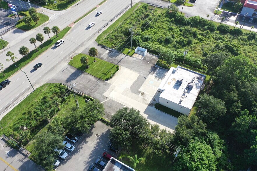 More Photos Of 8801 20th St, Vero Beach Convenience Store For Sale