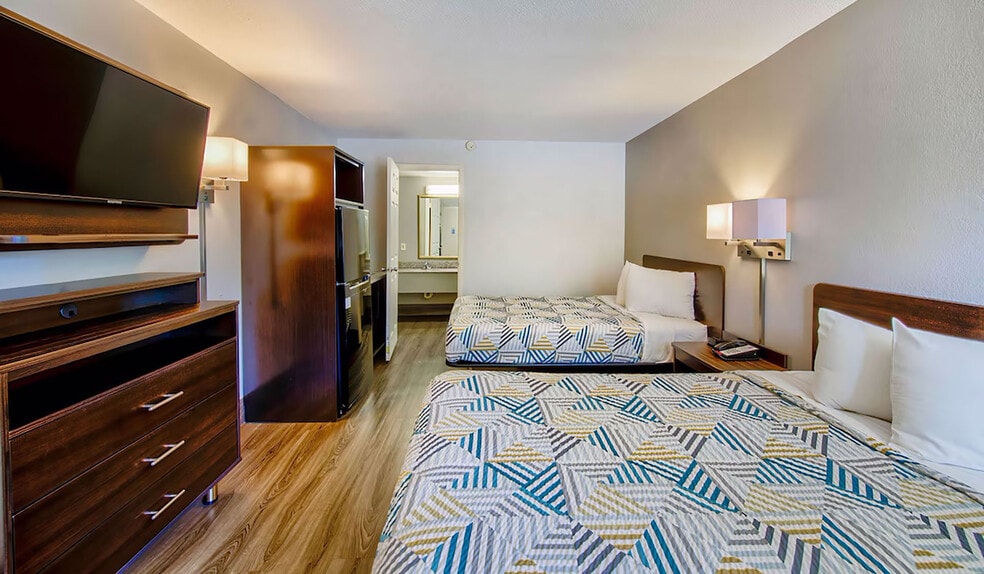 More Photos Of 4627 280 Hwy, Birmingham Hotel For Sale