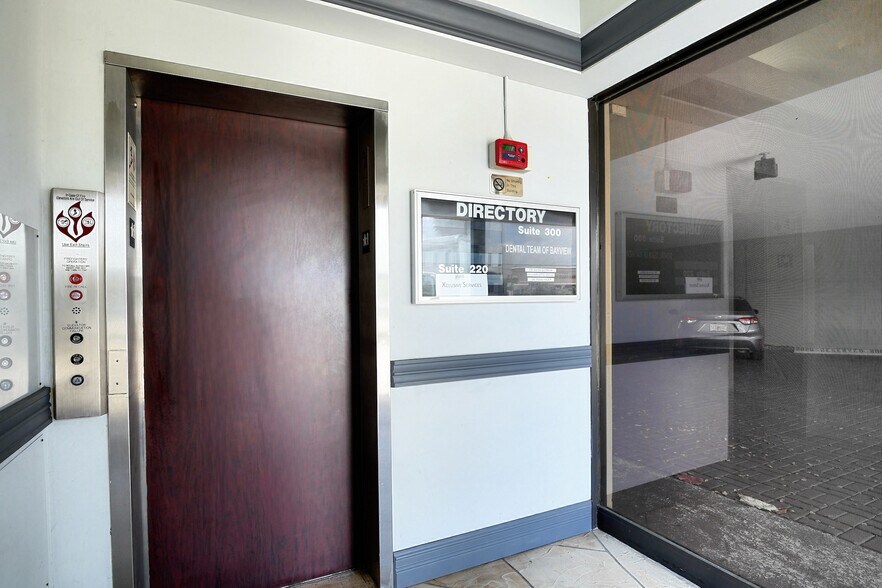 More Photos Of 2826 E Oakland Park Blvd, Fort Lauderdale Office For Sale