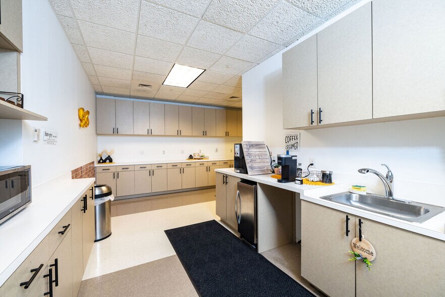 More Photos Of 56 Perimeter Ctr E, Atlanta Office For Lease