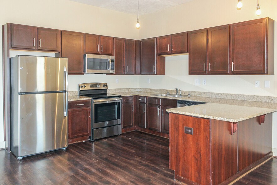 More Photos Of 79 Commerce St, Montgomery Apartments For Lease